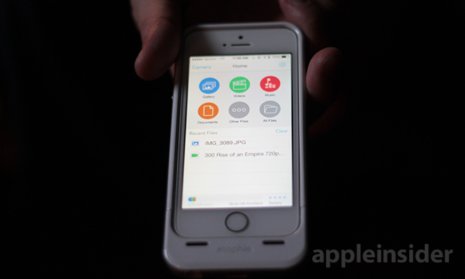 photo of Hands-on: Mophie's Space Pack brings extra power, storage to iPhone 5/5s image