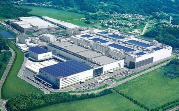 photo of Foxconn reported to ink Sharp deal next week, pay smaller bailout image