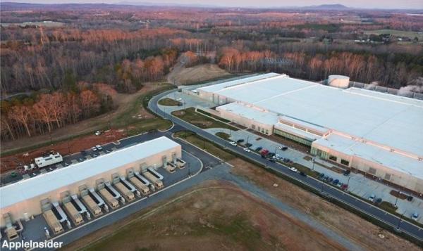 photo of Apple's head of iCloud infrastructure leaves company, report says image