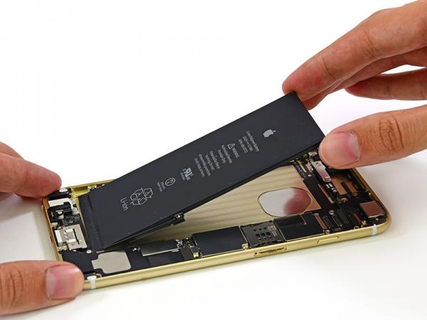 photo of Third iPhone battery lawsuit says Apple used slowdowns to avoid fixing defects image