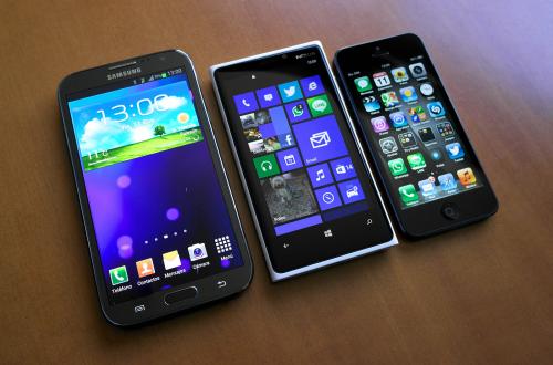 photo of WSJ says two larger screened iPhone models due this year, plastic 5C to be scrapped image