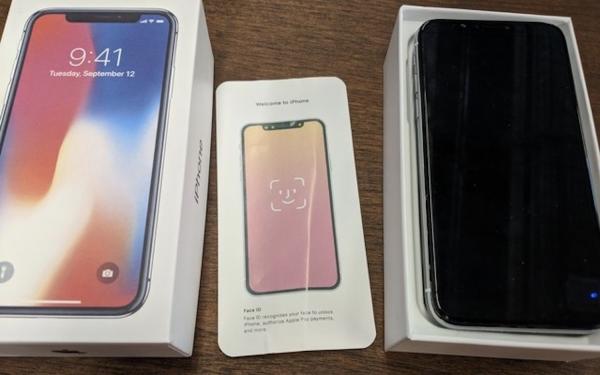 photo of Review goes hands-on w/ a fake $100 iPhone X & the grave security holes that come with it image
