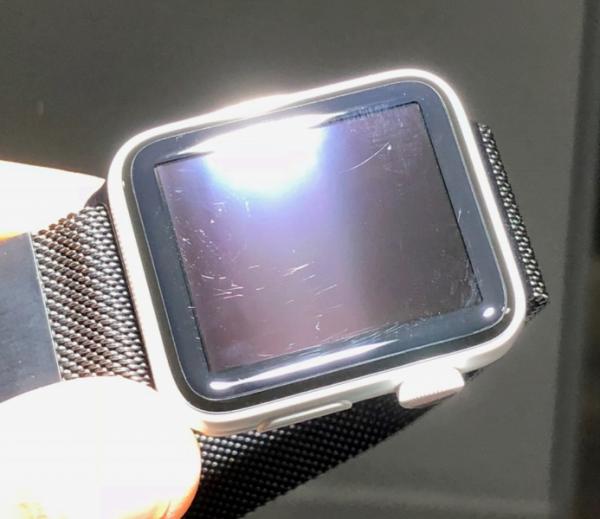 photo of Man sues Apple because the Apple Watch isn’t ‘brilliantly scratch resistant’ as promised image