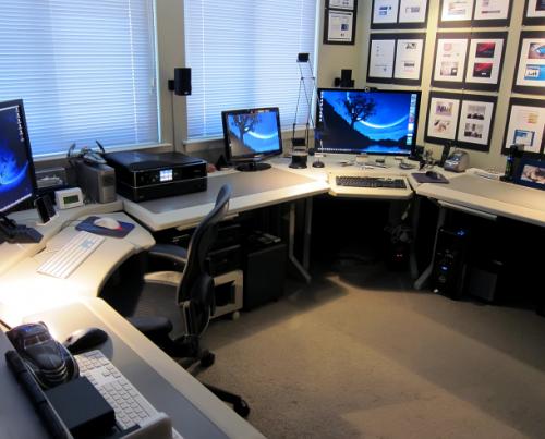 photo of Mac Setup: The Office of a Creative Director & User Experience Designer image