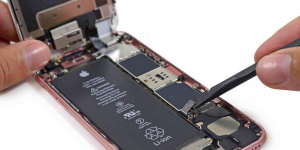 photo of Google continues poaching Apple engineers as it ramps up work on in-house chip development image
