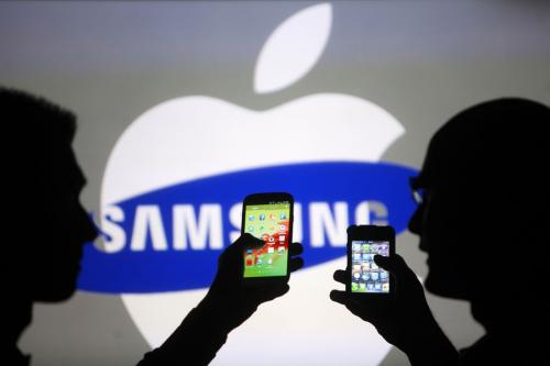 photo of Apple wants to ban past and future Samsung devices from being sold in the US image