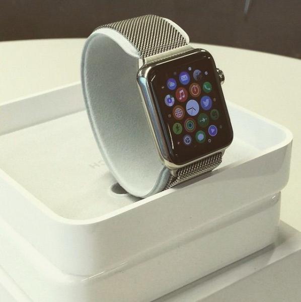 photo of Apple Watch packaging and charging station revealed in new pictures image