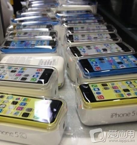 photo of Shipments of New iPhone Models Begin Arriving in the U.S. Ahead of Next Week's Media Event image