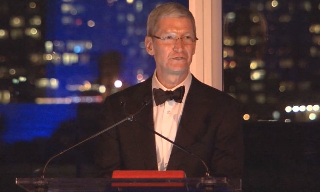 photo of Cook discusses bigger iPhones, Motorola sale, Android and more in interview image