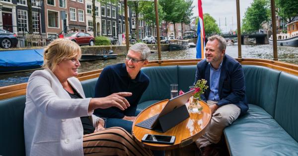 photo of Tim Cook travels to Amsterdam & visits with iPhone photographer Annet de Graaf image