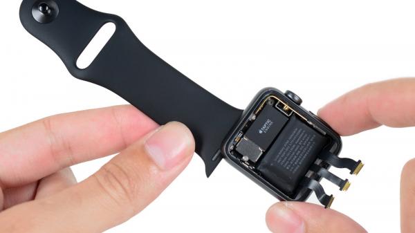 photo of Apple begins 3-year repair program for Apple Watch Series 2 devices w/ expanded batteries image