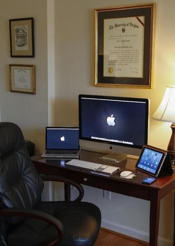 photo of Mac Setups: Desk of a Rehab Director & Assistant Professor image