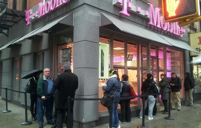 photo of T-Mobile touts 'gangbusters' first day of iPhone sales image