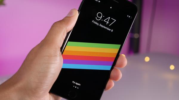 photo of Leaked iOS 11 GM reveals several vibrant (and OLED black) new wallpapers and more image