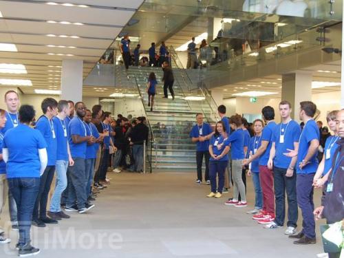 photo of iPhone 5 London launch gallery image