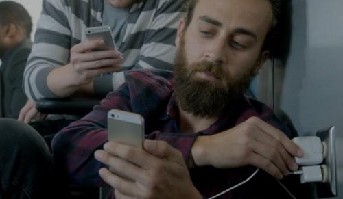 photo of Samsung calls iPhone users 