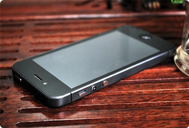 photo of Knockoff iPhone 5 Surfaces Before Official iPhone 5 Release, Wait What? image