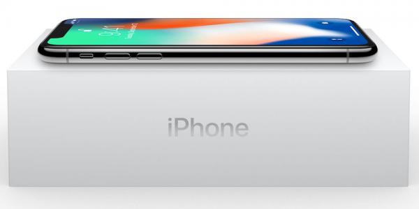 photo of iPhone X with new wallpaper shown off in the wild thanks to new video image