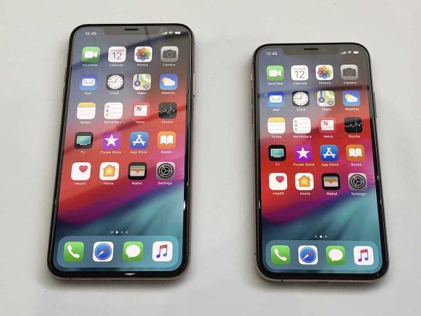 photo of iPhone XS Hands On: XS Max Feels 'Shockingly' Light, Killer Features are Depth of Field Slider in Photos and Dual SIM image