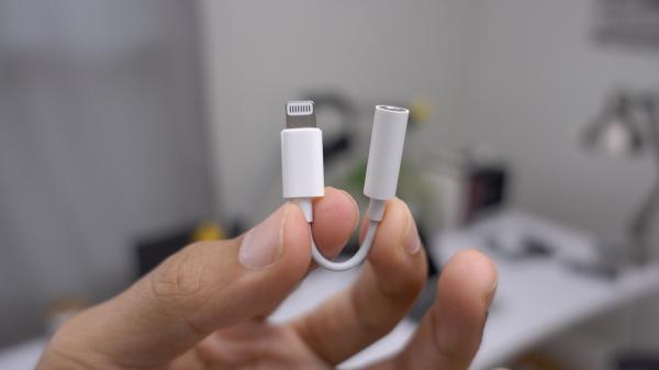 photo of Dongles have been Apple’s top-selling products for the last two years at Best Buy image