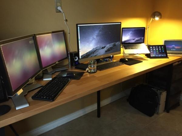 photo of Mac Setup: The Mac & PC Desk of an IT Consultant image