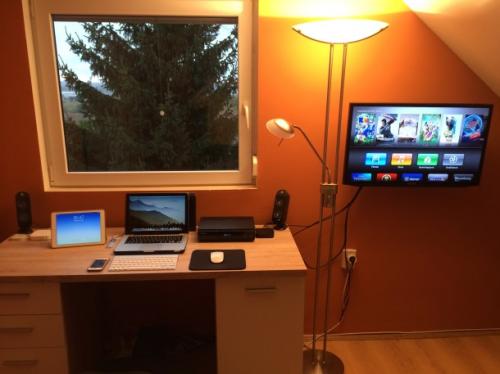 photo of Mac Setup: The Portable Workstation of a Sound Engineer image