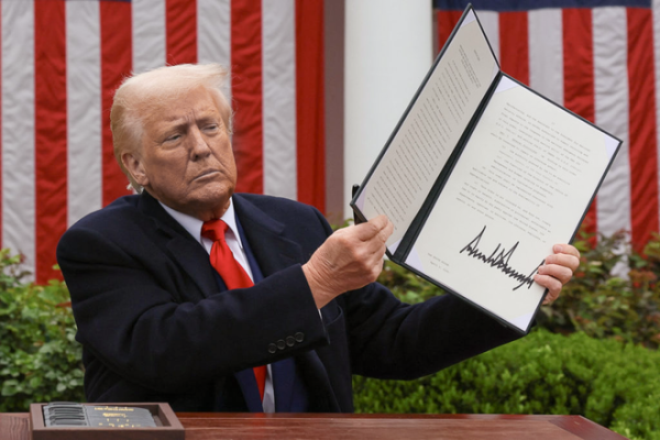 President Trump imposes new 10% global&hellip;