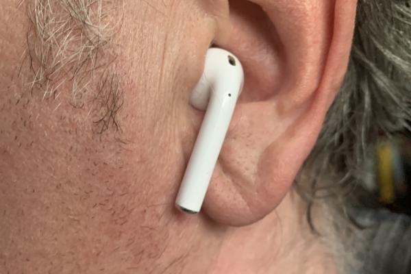 photo of How to use Airpods with Live Listen in iOS 12 to help your hearing image