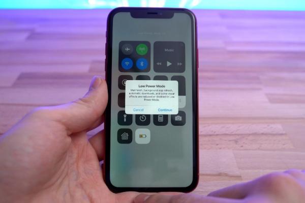 photo of How to extend the battery life of your iPhone XR or iPhone XS to all day and beyond image