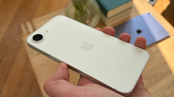 More iPhone price hikes loom as Apple reportedly accepts&hellip;