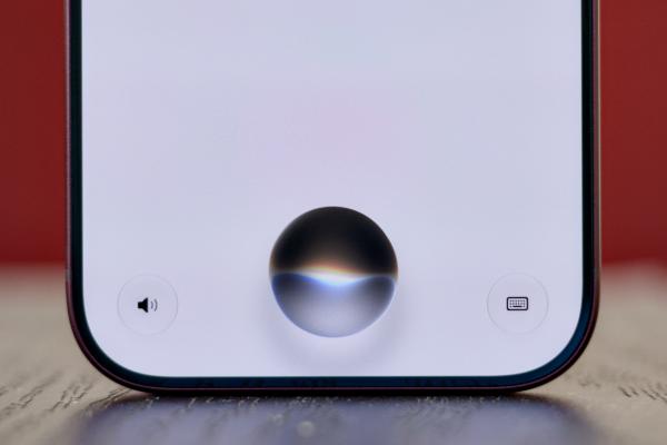 Siri may know a lot more, but it’s still not smart