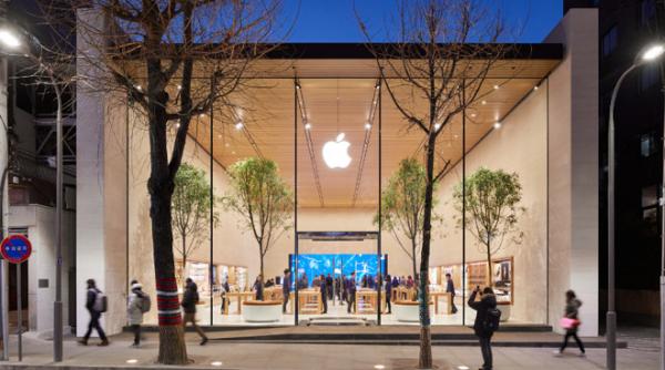 photo of Apple retail chief expects more stores to reopen in May image