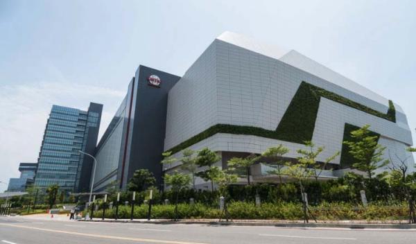 photo of Chip maker TSMC confirms plan to open $12 billion factory in Arizona image