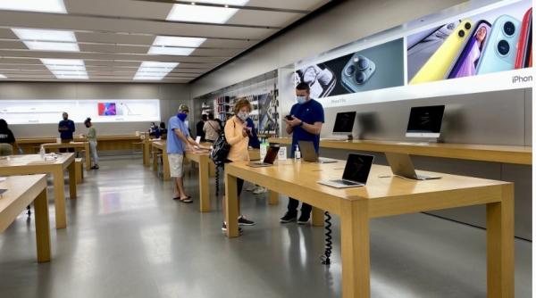 photo of Apple's ClearMask is the first transparent coronavirus surgical face mask approved by the FDA image