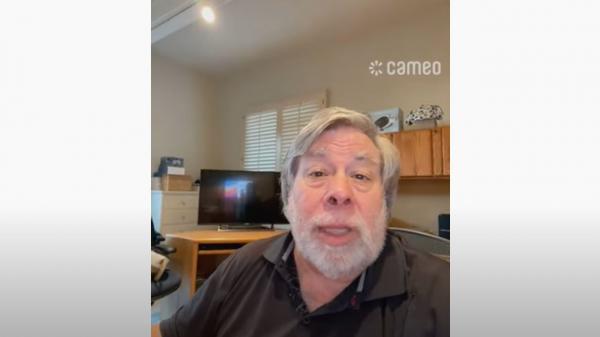 photo of Apple co-founder Steve Wozniak speaks in support of right to repair image