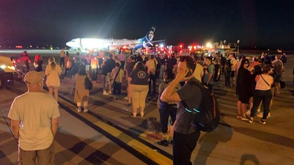 photo of Alaska Airlines flight evacuated after Samsung Galaxy smartphone combusts image