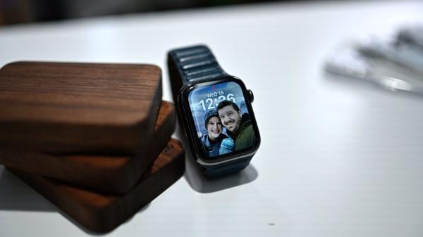 photo of Hands on with all the new watch faces coming to Apple Watch with watchOS 8 image