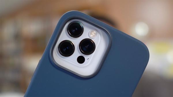 photo of Apple's new iPhone 13 Pro case illustrates massively enlarged camera 'bump' image
