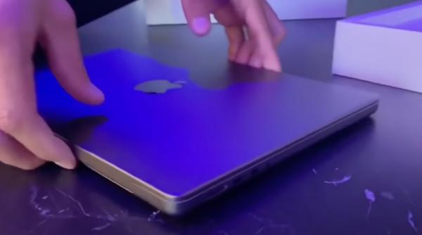 photo of MacBook Pro unboxing videos land ahead of Tuesday's release image