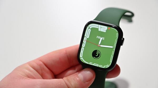 photo of No plans for third-party Apple Watch face store, Apple executives say image