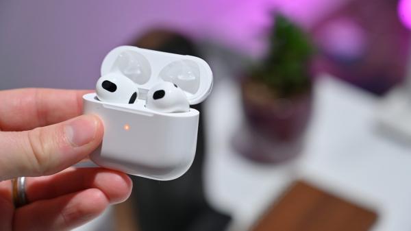 photo of AirPods 3 review: An excellent AirPods evolution, but fit can be problematic image