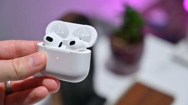 photo of New AirPods, AirPods Pro firmware updates are now available image