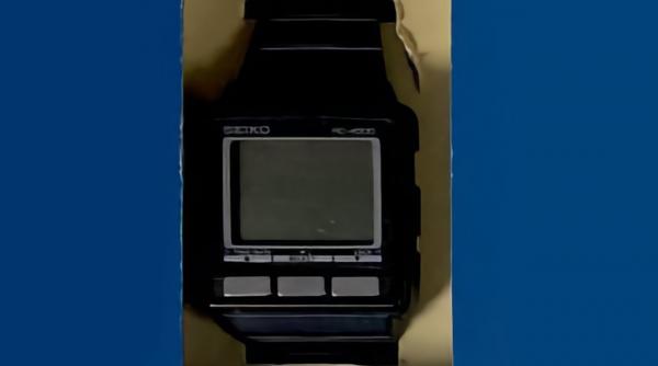 Rare 1988 Apple watch 'WristMac' going up for auction