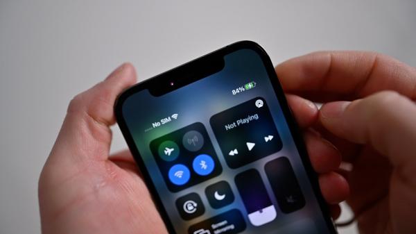photo of How to avoid damaging your iPhone's battery health image