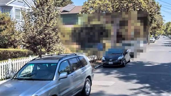 photo of Apple Maps applies reality distortion field to hide Tim Cook's house image