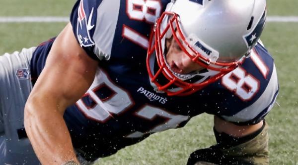 photo of Apple deal for NFL Sunday Ticket may be 'already done,' report claims image