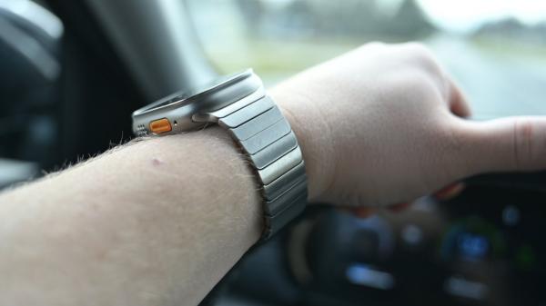 Apple Silver Link Bracelet long term review with Apple Watch Ultra