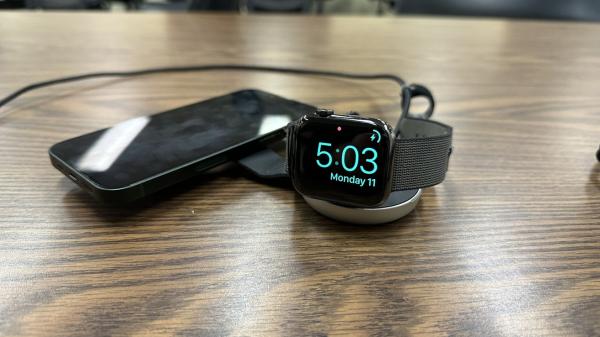 photo of TwelveSouth Butterfly Charger review: Compact and convenient charging image