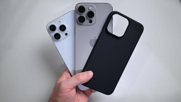 photo of Compared: iPhone 15 Pro Max in an iPhone 16 Pro Max case image