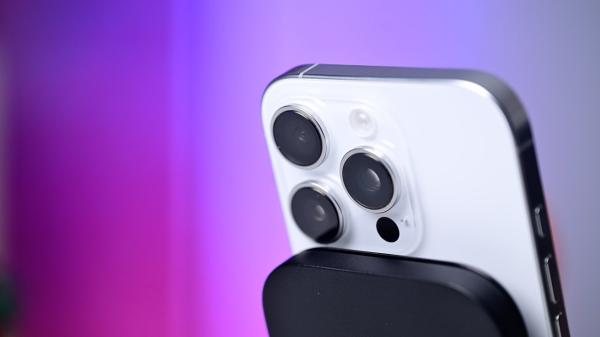 photo of How to turn the camera flash on and off in iOS 26 image